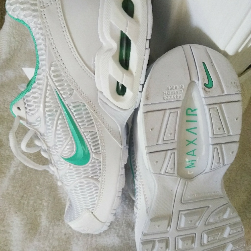 Nike air max torch womens crosss training shoes